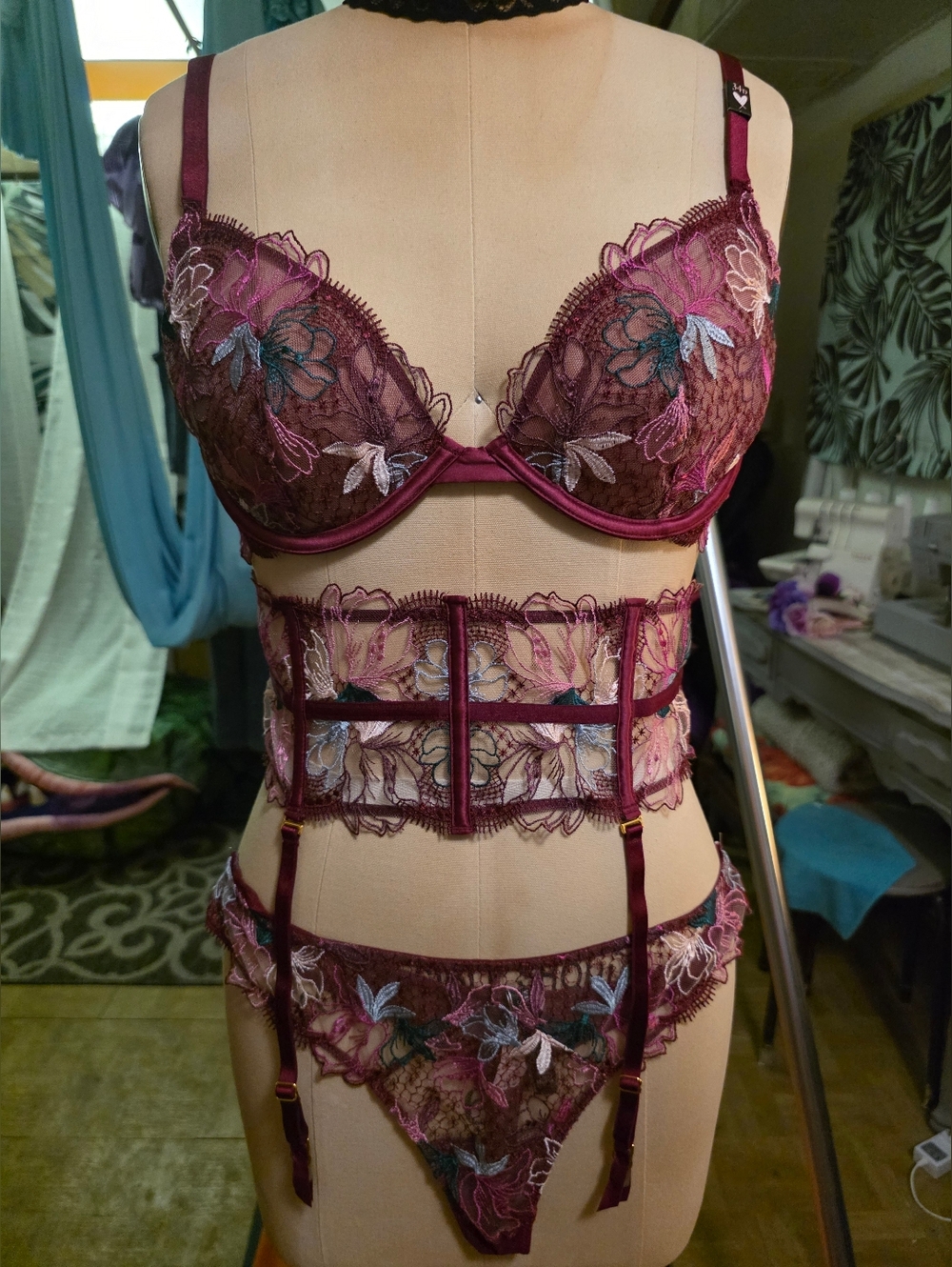 Victorias Secret Burgandy Lace 3piece Lingerie Set NWT L M/L 34/D